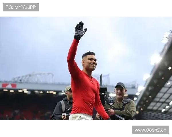 卡塞米罗离队曼联后加盟梅西或C罗球队吗